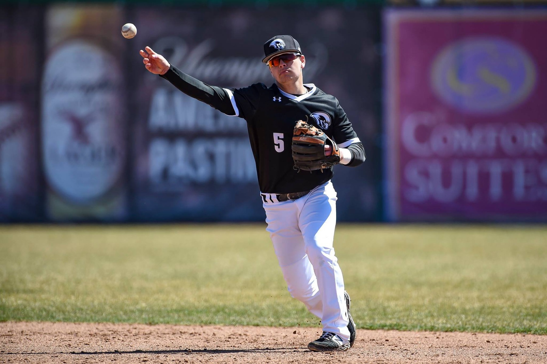 (R/V) Piedmont topped Roanoke Baseball 4-1 Sunday afternoon at Christopher Newport University.