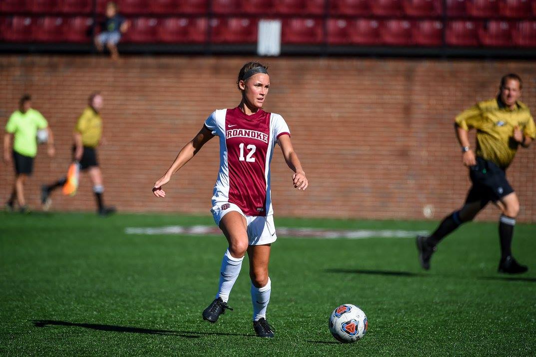 Women's Soccer Laura Garbarini #12