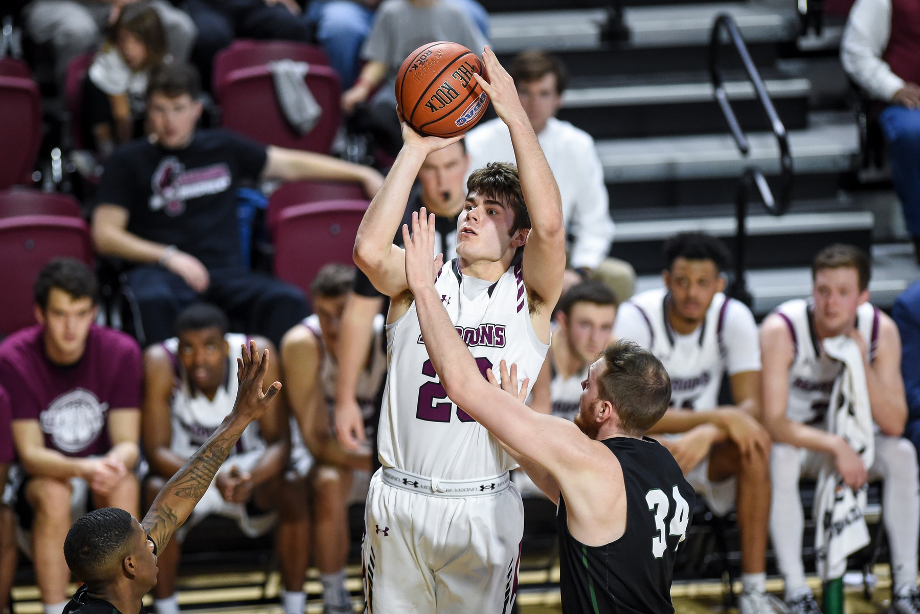 Roanoke held No. 3 Randolph-Macon to a season-low in points but the Yellow Jackets escaped with a 52-42 win over the Maroons.