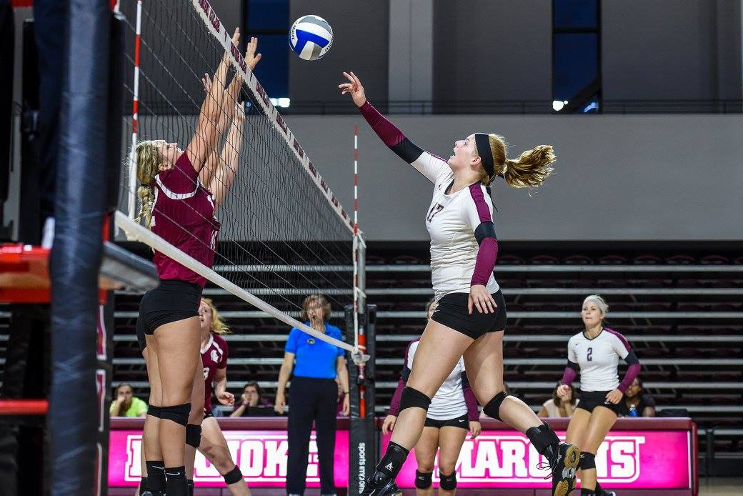 Volleyball #17 Logan Graves 
