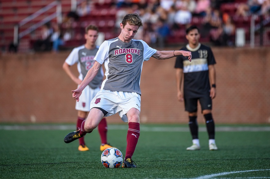 Men's Soccer Ties #15 UMass Boston in Season Opener