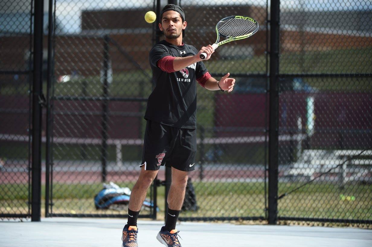 Marlins Take 8-1 Win Over Maroons in Men's Tennis
