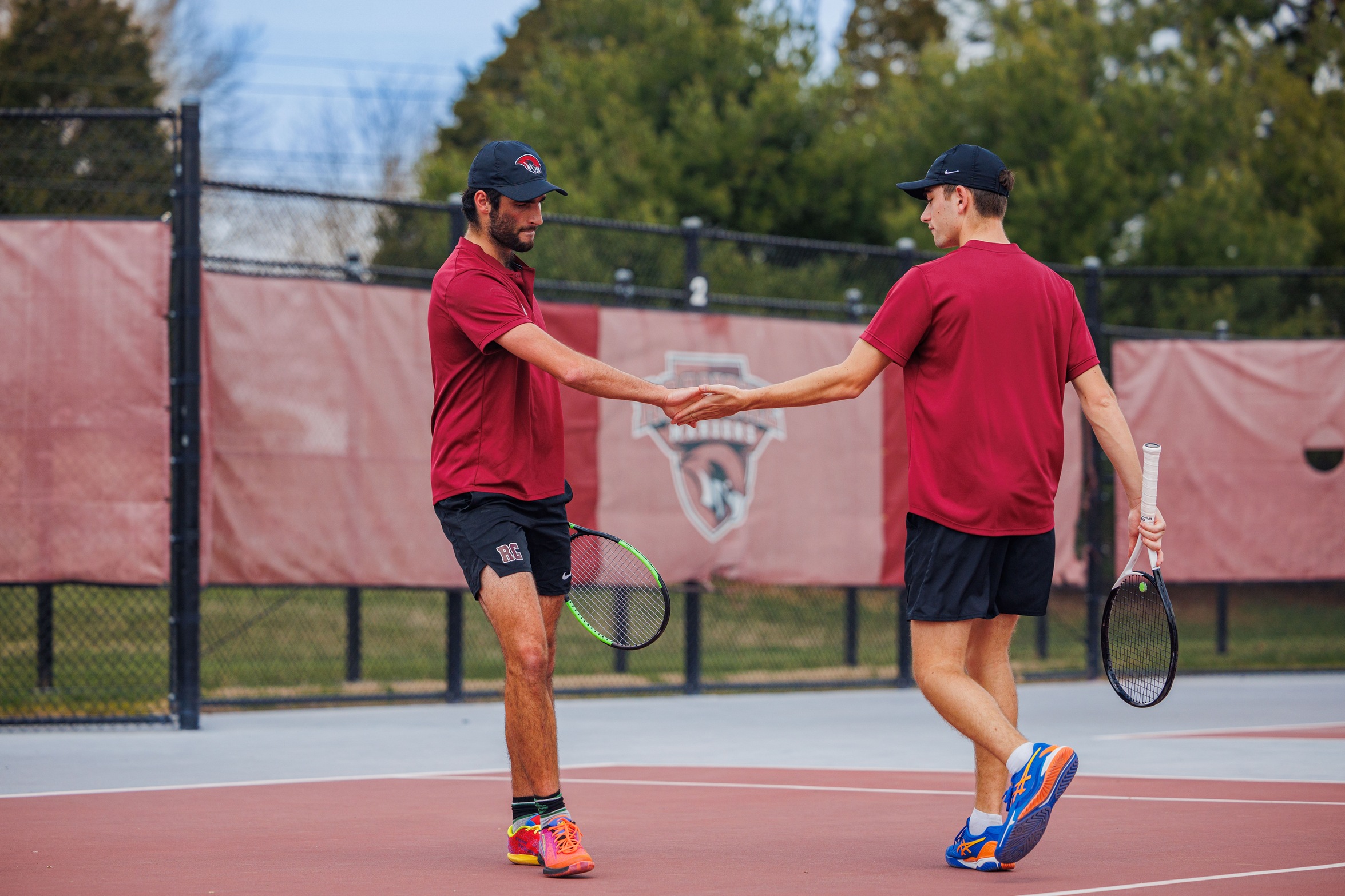 Maroons Roll Past Bridgewater in Men&rsquo;s Tennis