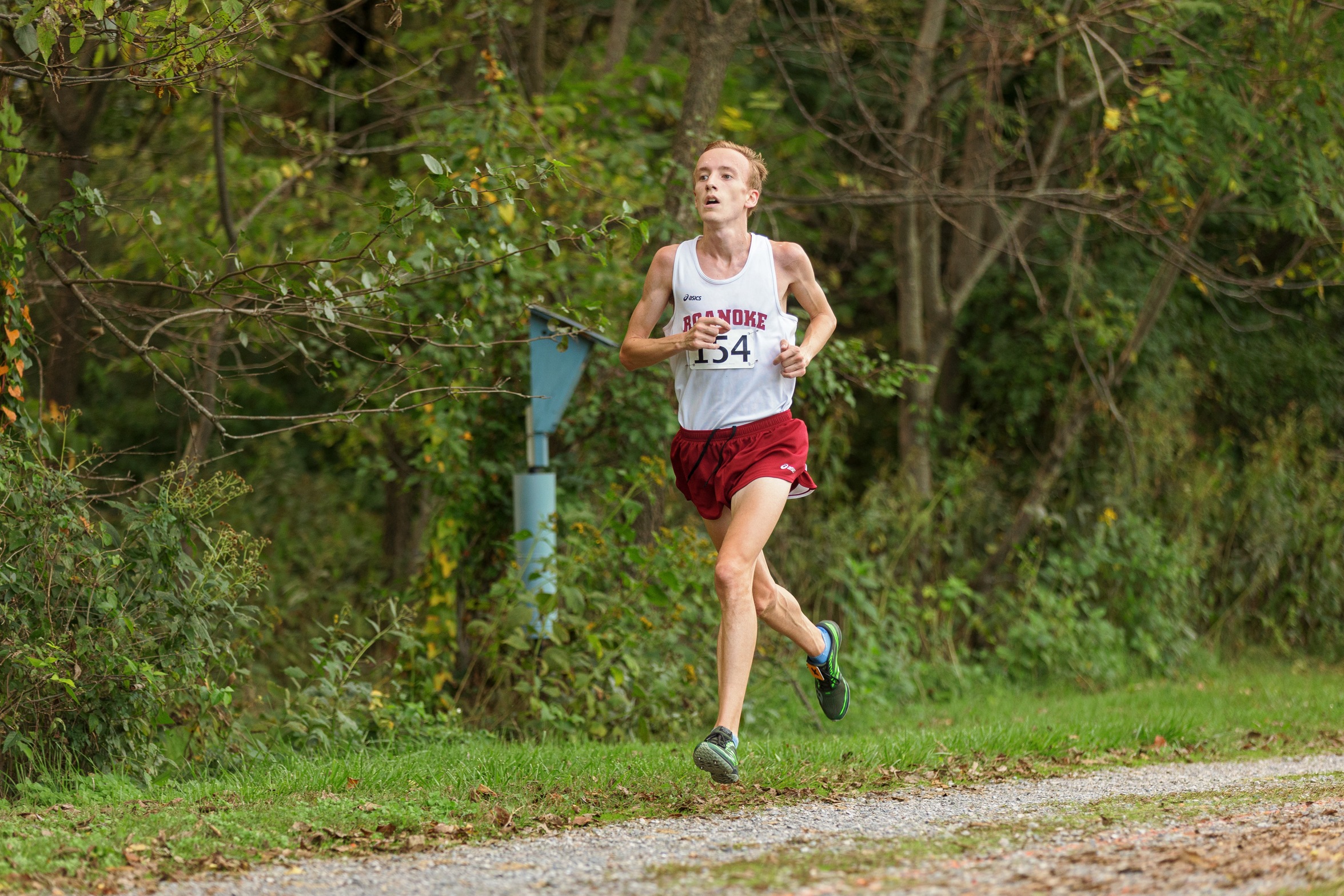 Roanoke Men Win 2022 EMU Invitational, Women Finish Third to Open Season