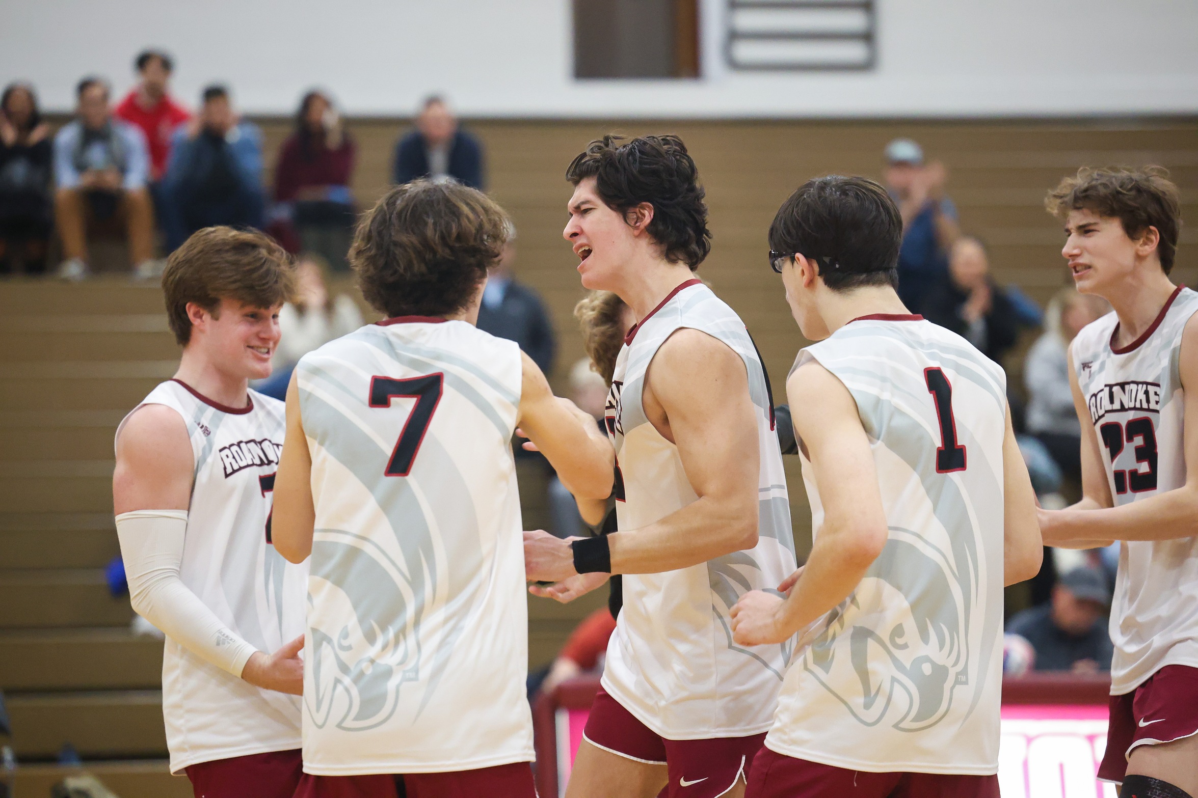 Maroons Split Saturday Matches in Harrisonburg
