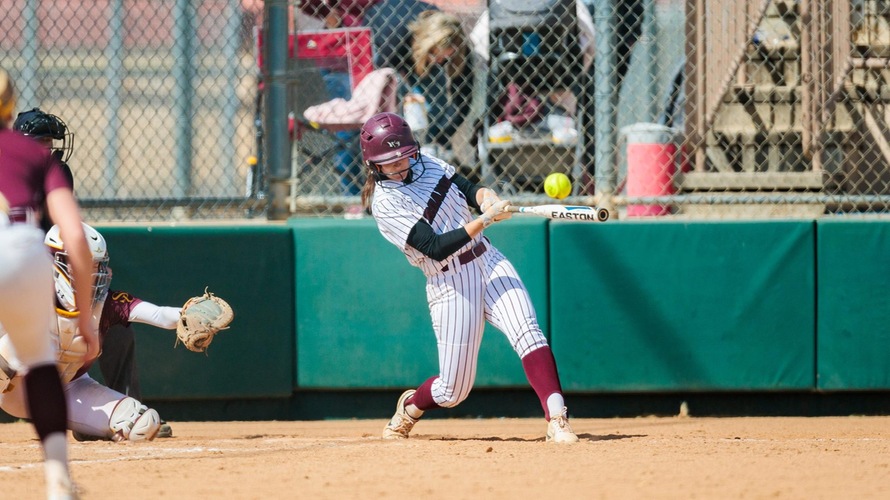 Roanoke Takes Down Lynchburg in Second Game of ODAC Tournament