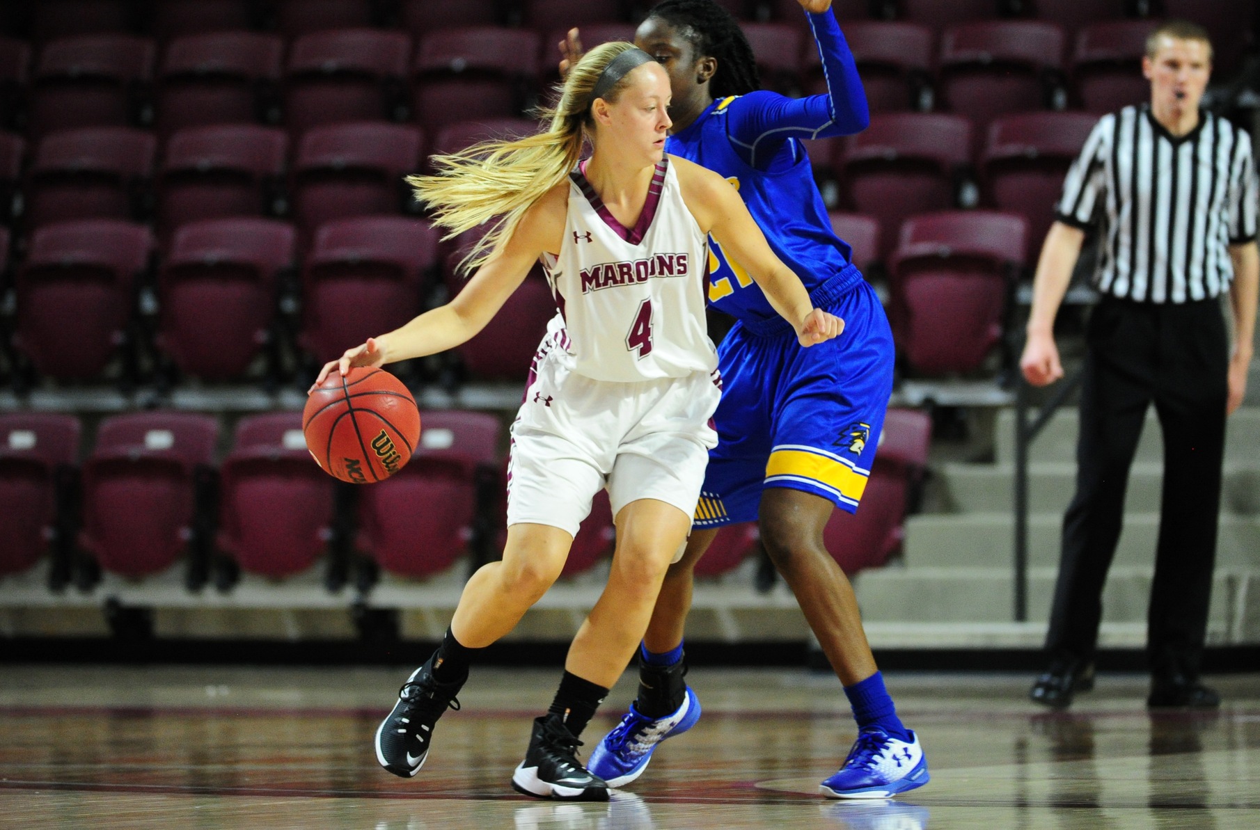 Roanoke Rolls to 77-49 Win Over Hollins