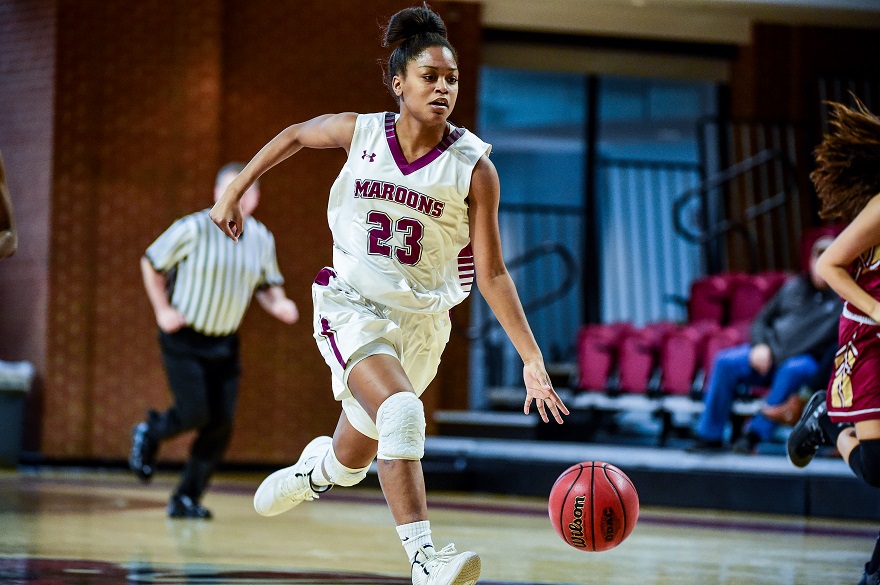 Bridgewater Upends RC in Women's Hoops