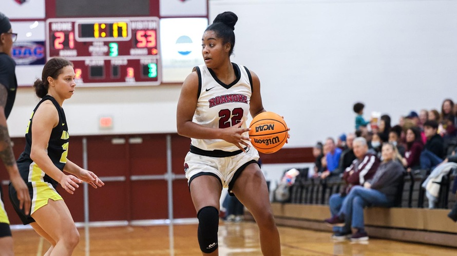 Lauren Keel finished with 16 points and 11 rebounds for the Maroons