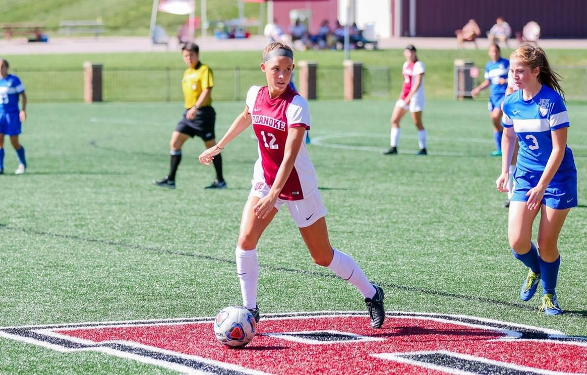Women's Soccer Laura Garbarini #12