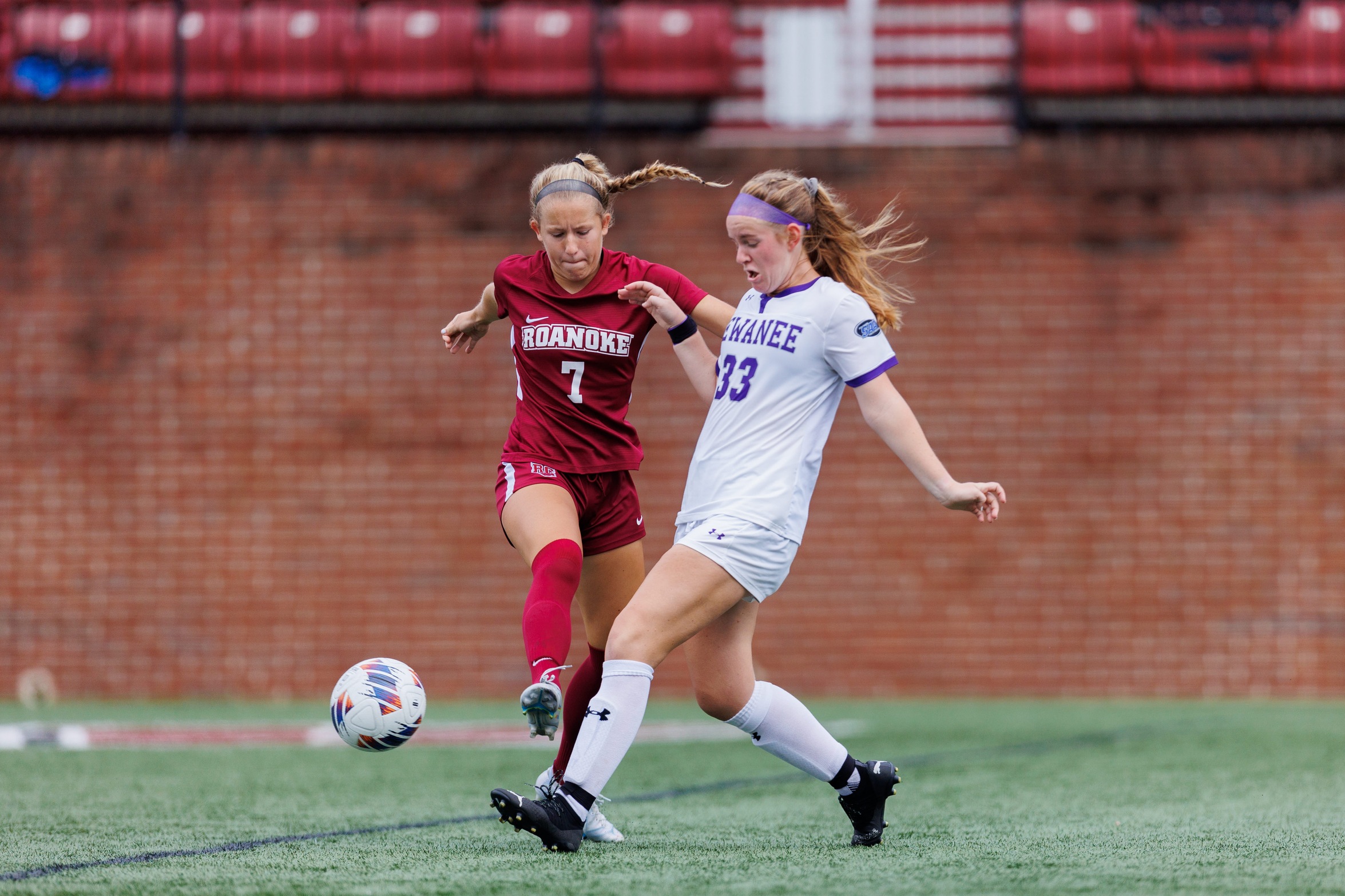 Nicholson's Goal Spoils Averett's Homecoming as Maroons Win 2-1