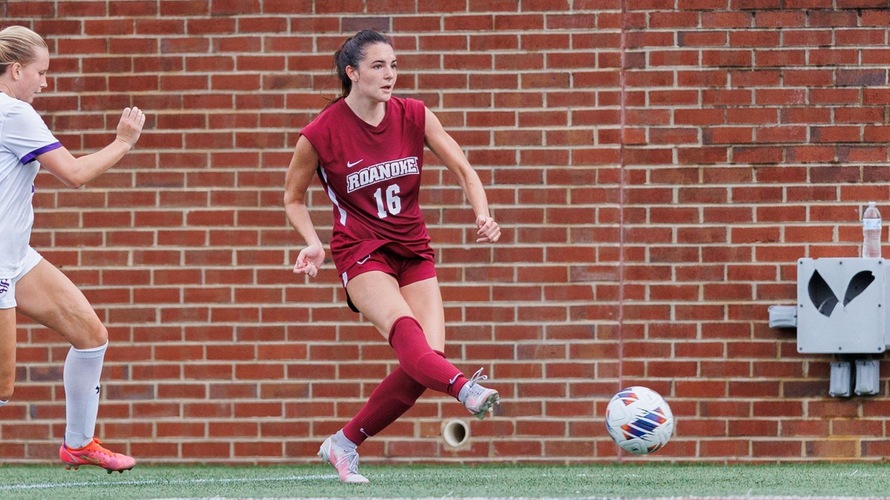 Maroons Downs Fighting Squirrels on the Road, 7-2