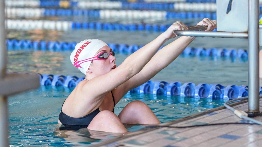 Maroons Split Duals with Lynchburg, Milligan