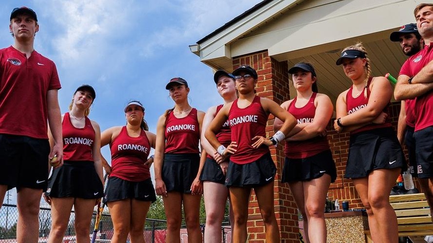 Hornets Top Roanoke in ODAC Meeting