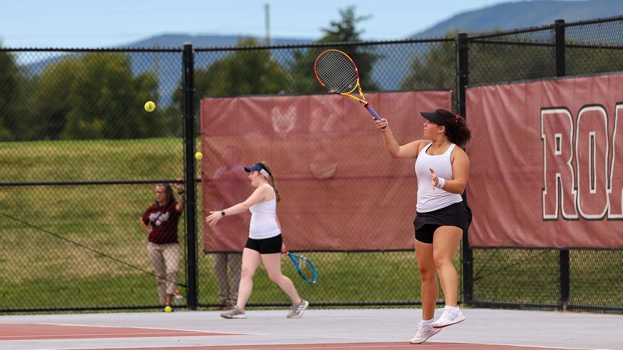 Roanoke Tops Hollins in ODAC Tennis Clash