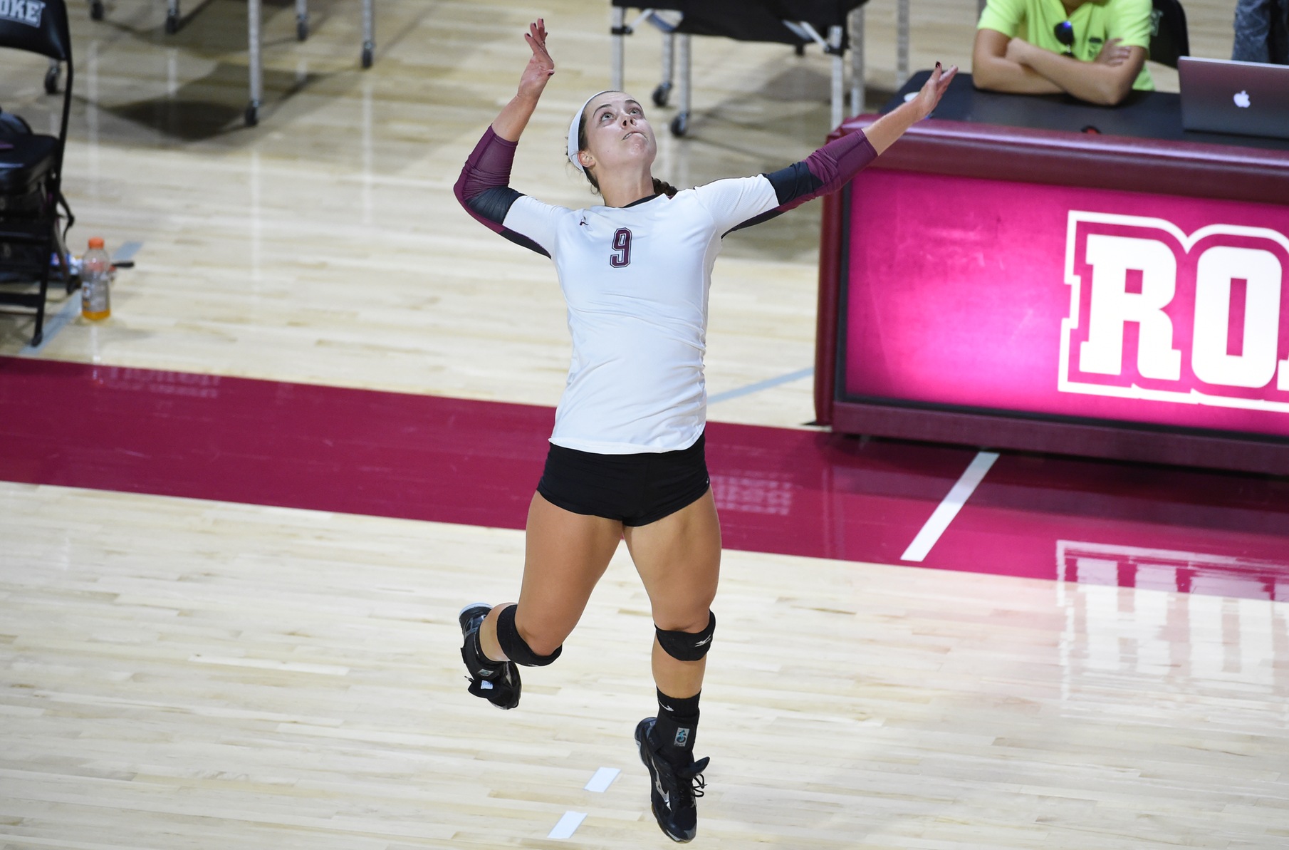 Volleyball Kylah Blackmore #9
