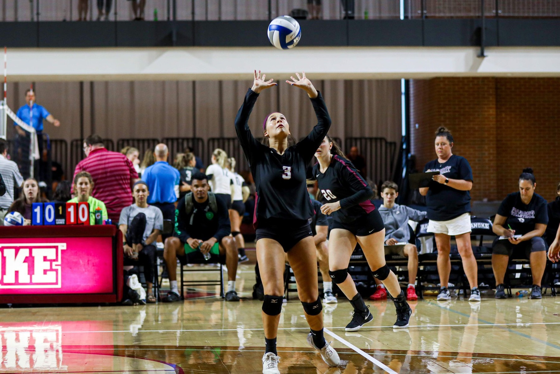 Roanoke Closes out Emory Invitational